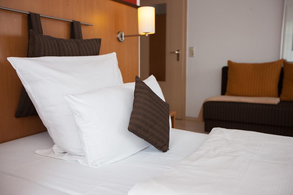 Centro Hotel U-No1, Trademark Collection By Wyndham Großbettlingen エクステリア 写真