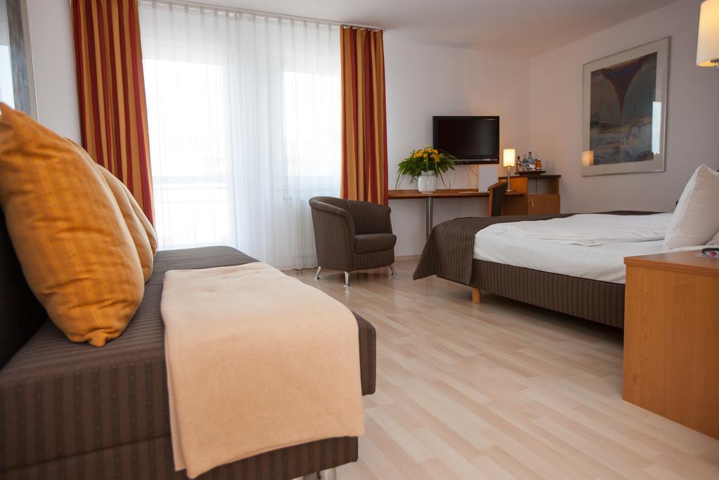 Centro Hotel U-No1, Trademark Collection By Wyndham Großbettlingen エクステリア 写真