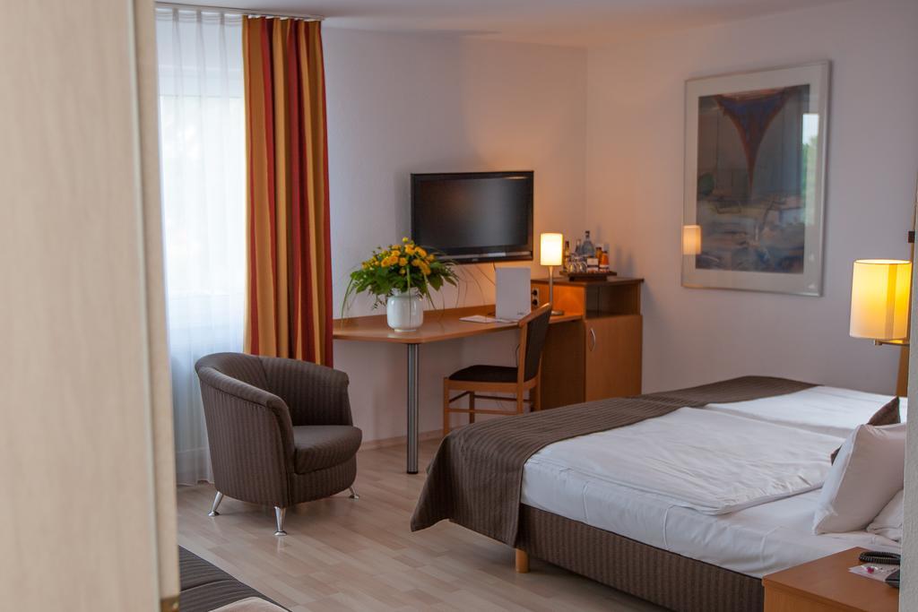 Centro Hotel U-No1, Trademark Collection By Wyndham Großbettlingen エクステリア 写真
