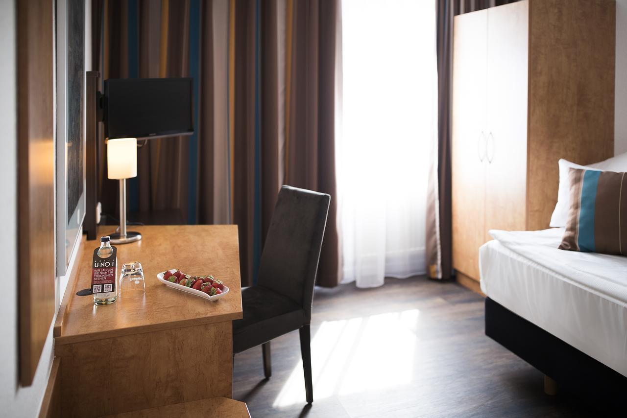 Centro Hotel U-No1, Trademark Collection By Wyndham Großbettlingen エクステリア 写真