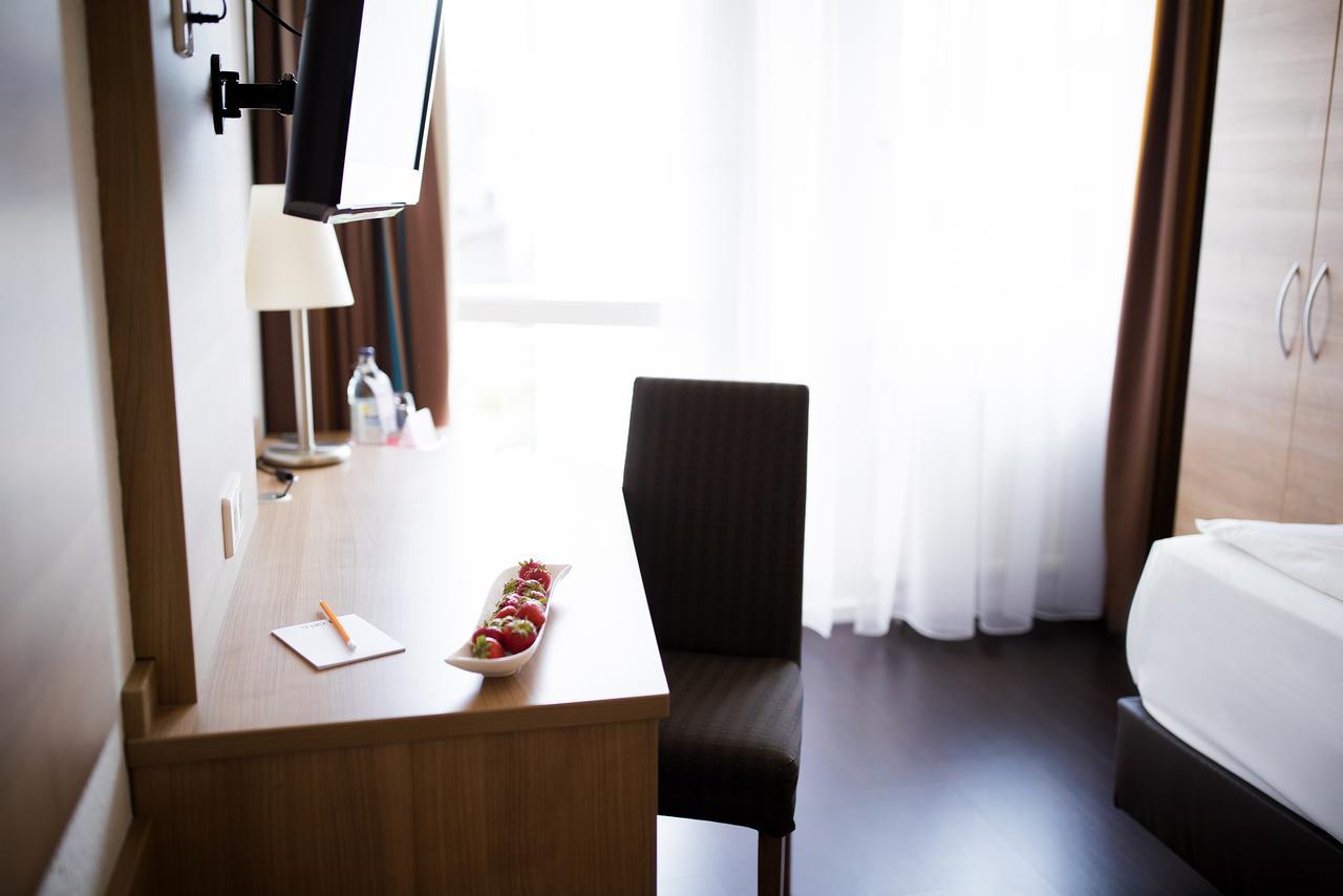 Centro Hotel U-No1, Trademark Collection By Wyndham Großbettlingen エクステリア 写真
