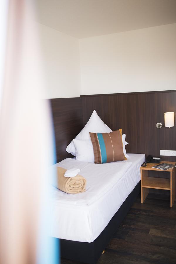 Centro Hotel U-No1, Trademark Collection By Wyndham Großbettlingen エクステリア 写真
