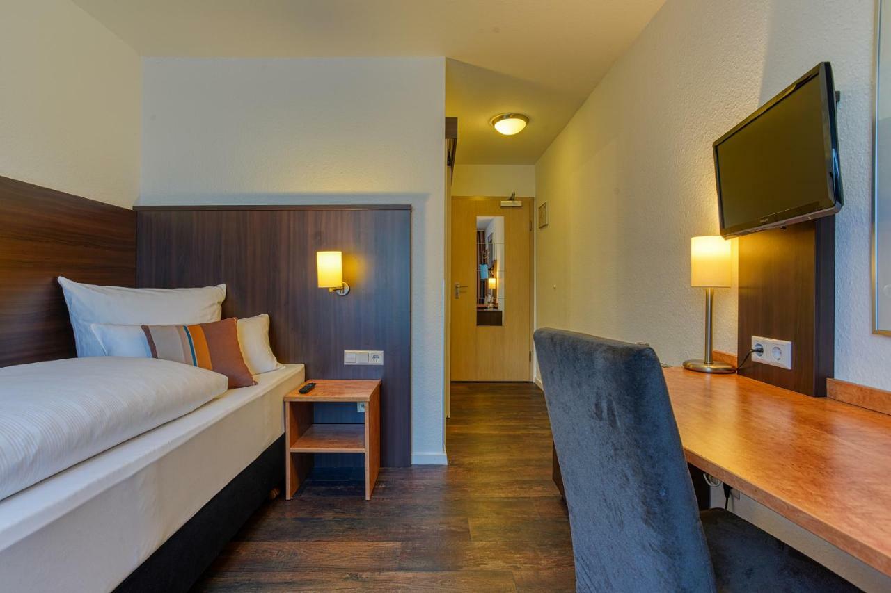 Centro Hotel U-No1, Trademark Collection By Wyndham Großbettlingen エクステリア 写真